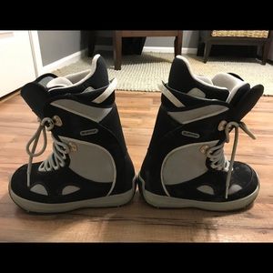 Burton’s Women’s Tribute Snowboard Boots